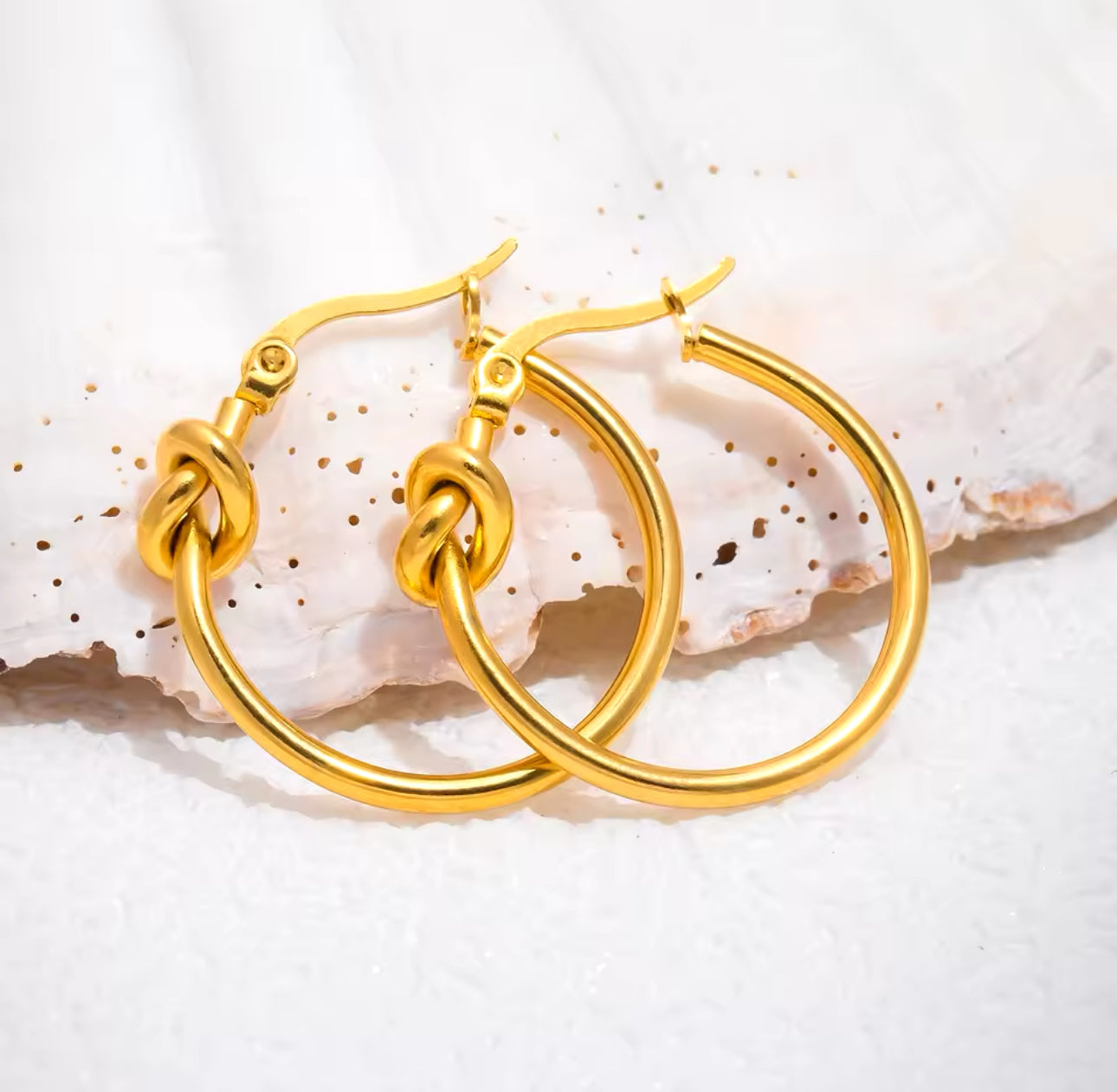 Circular Knotted Hoops