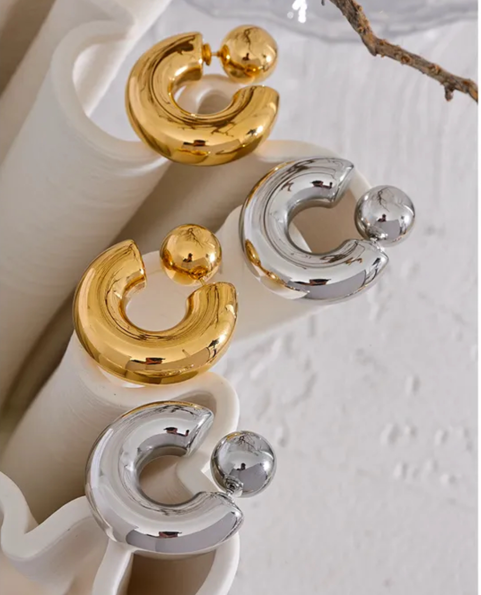 Chunky C- Hoop with Bead